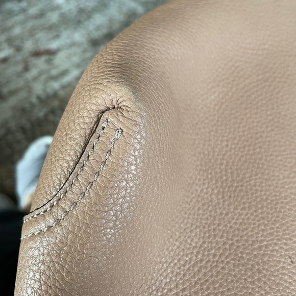 Authentic Gucci Reversible Rumble Tote - Picture 10 of 16